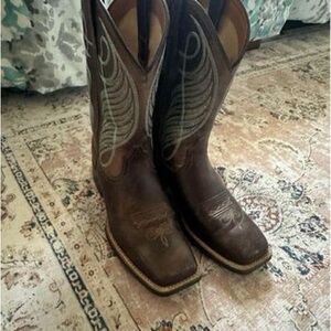 Women’s Ariat Boots. Brown, size 8.5